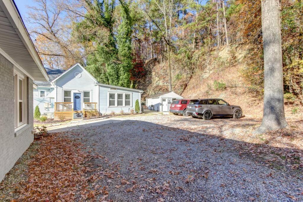 Cedar Blossom Bungalow Is A Cozy Getaway With A 5 Minute Walk To Downtown! ホット・スプリングス エクステリア 写真