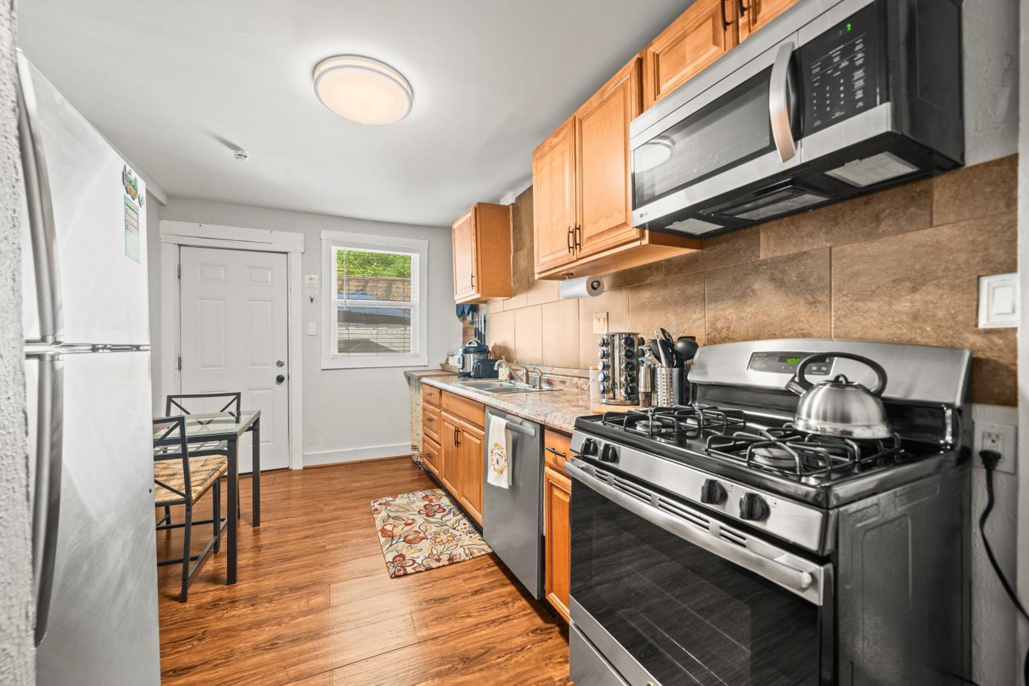 Cedar Blossom Bungalow Is A Cozy Getaway With A 5 Minute Walk To Downtown! ホット・スプリングス エクステリア 写真