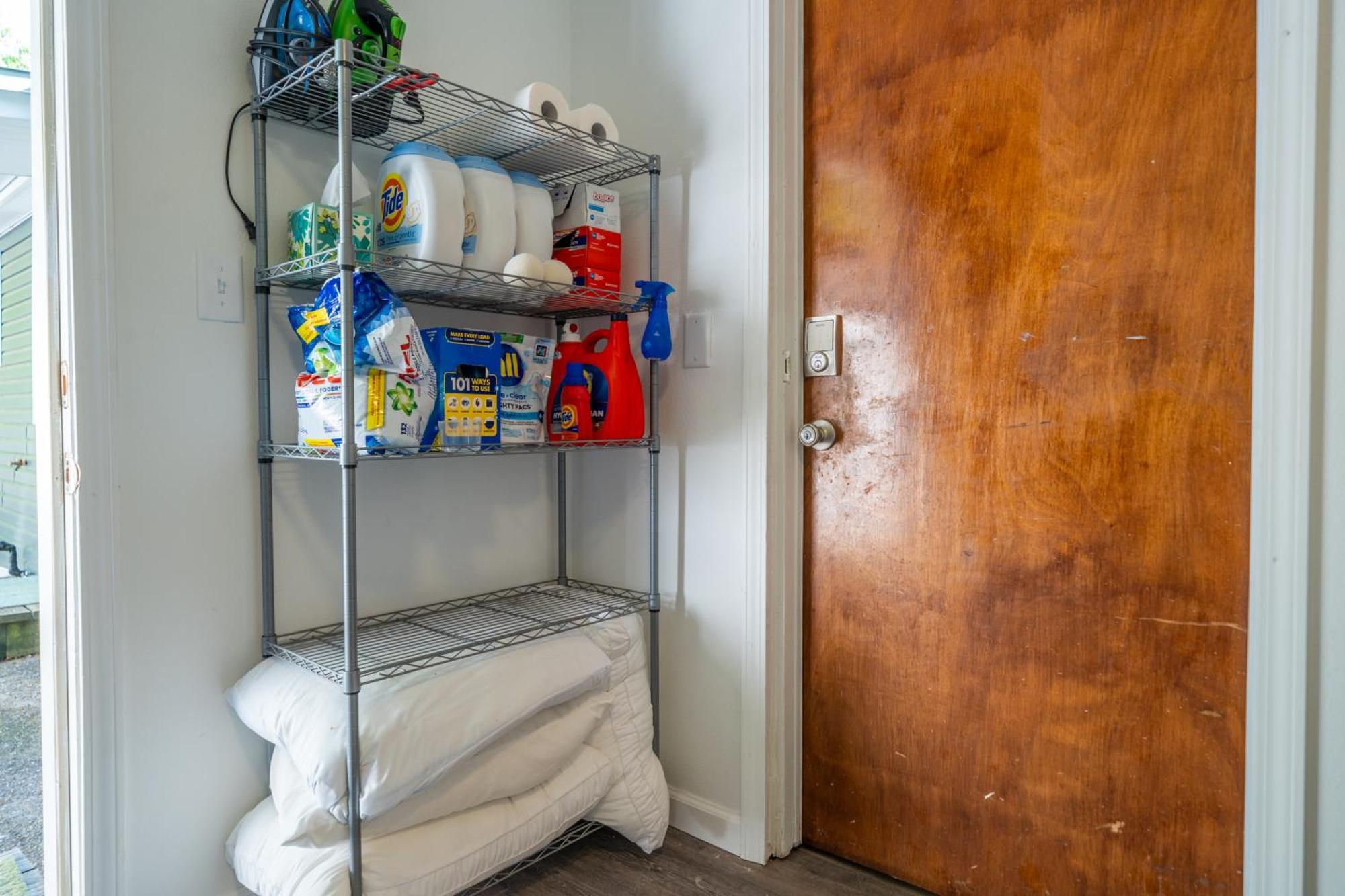 Cedar Blossom Bungalow Is A Cozy Getaway With A 5 Minute Walk To Downtown! ホット・スプリングス エクステリア 写真